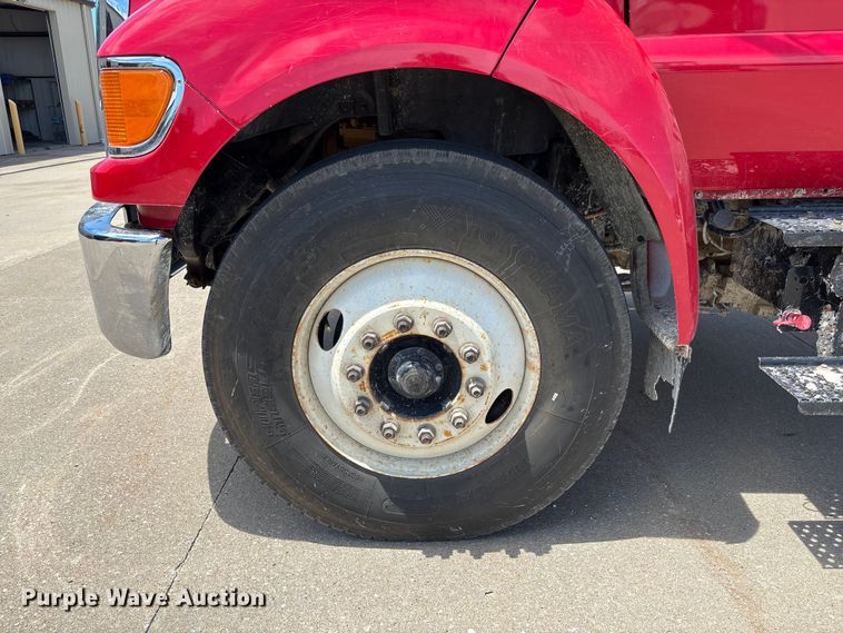 image for item FC1634 2005 Ford F750 Super Duty XLT dump truck
