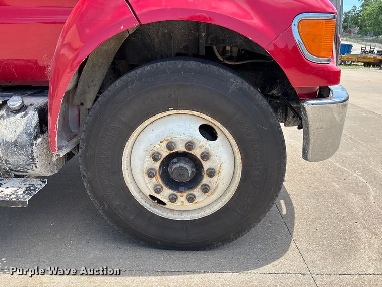 image for item FC1634 2005 Ford F750 Super Duty XLT dump truck