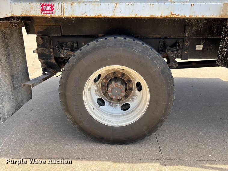 image for item FC1634 2005 Ford F750 Super Duty XLT dump truck