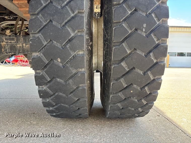 image for item FC1634 2005 Ford F750 Super Duty XLT dump truck