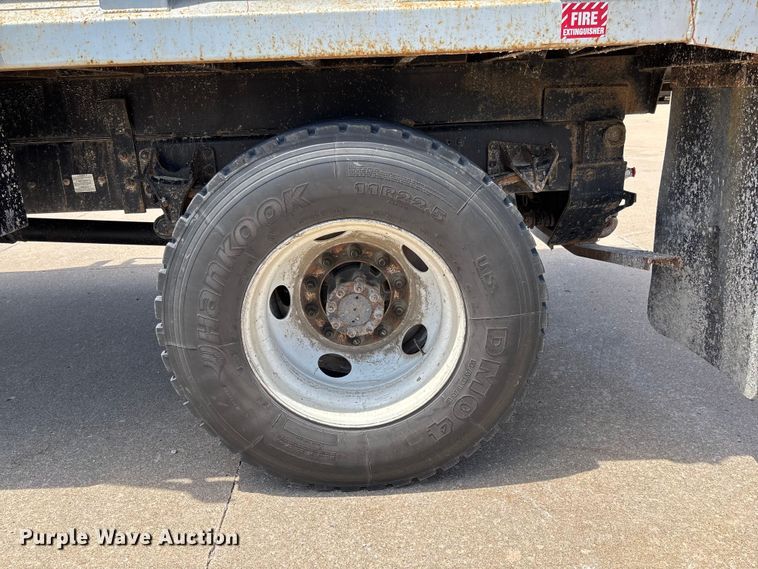 image for item FC1634 2005 Ford F750 Super Duty XLT dump truck