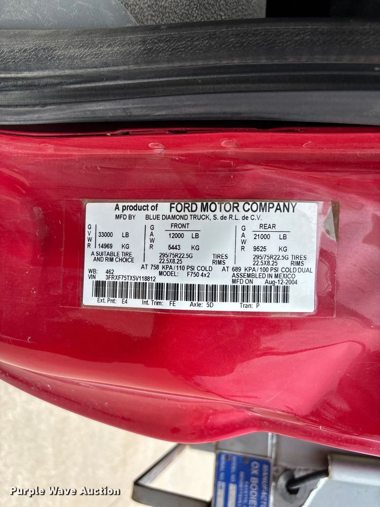 image for item FC1634 2005 Ford F750 Super Duty XLT dump truck
