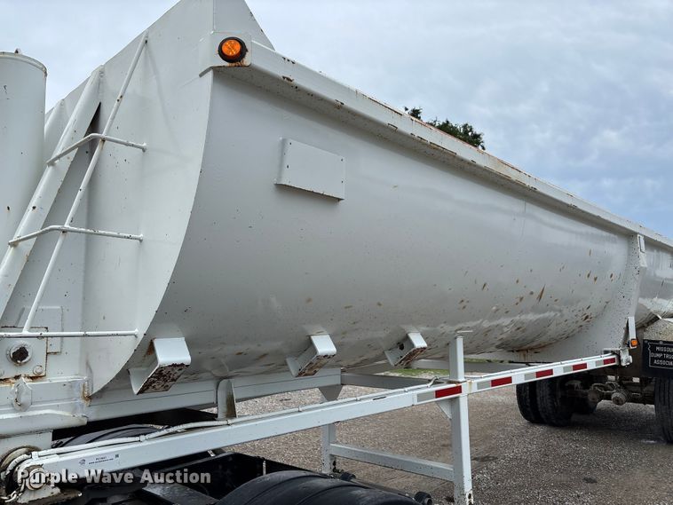 image for item FC1641 1998 Travis end dump trailer