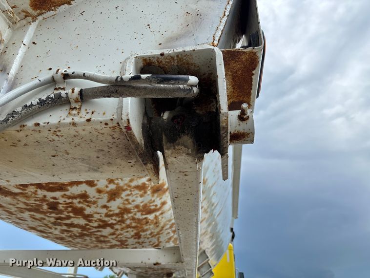 image for item FC1641 1998 Travis end dump trailer