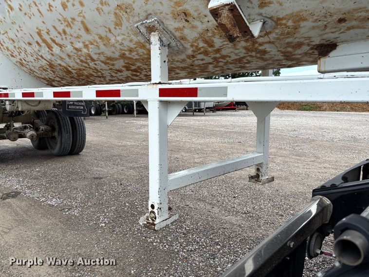 image for item FC1641 1998 Travis end dump trailer