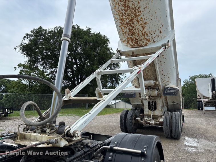image for item FC1641 1998 Travis end dump trailer