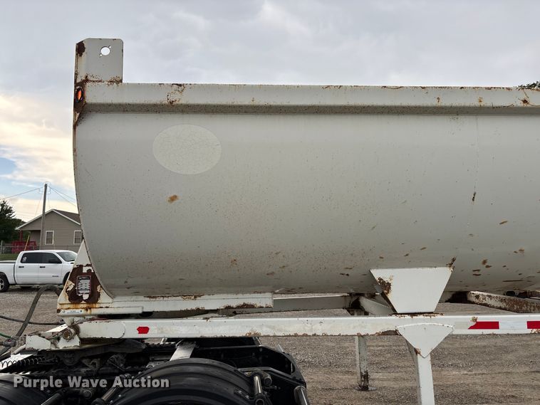 image for item FC1642 2010 Construction Trailer Specialist HRD-32 end dump trailer