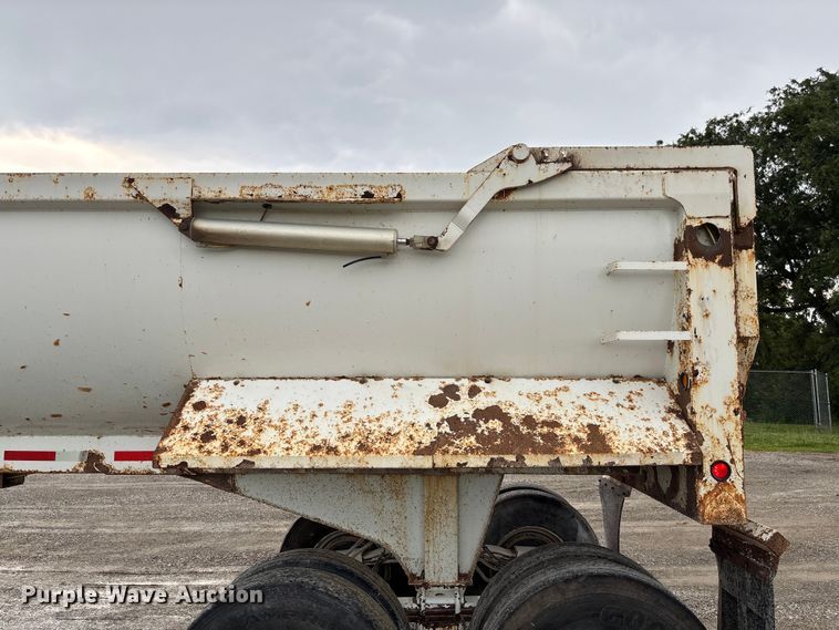 image for item FC1642 2010 Construction Trailer Specialist HRD-32 end dump trailer