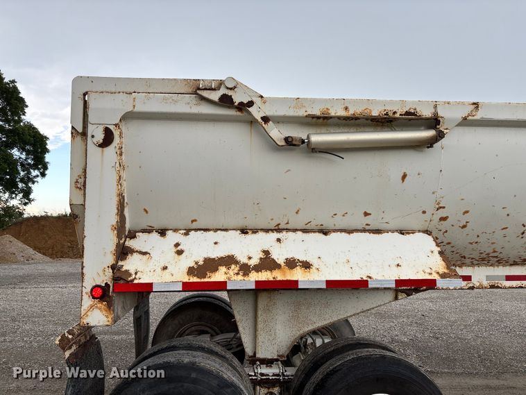 image for item FC1642 2010 Construction Trailer Specialist HRD-32 end dump trailer