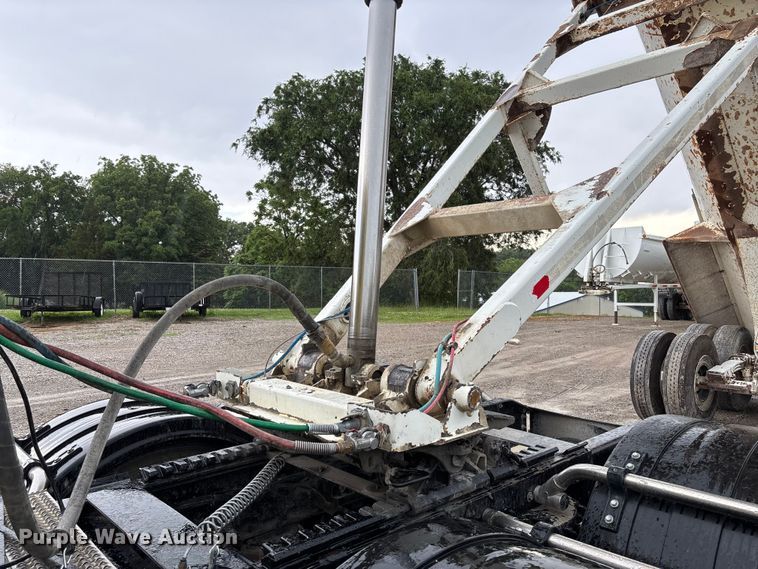 image for item FC1642 2010 Construction Trailer Specialist HRD-32 end dump trailer