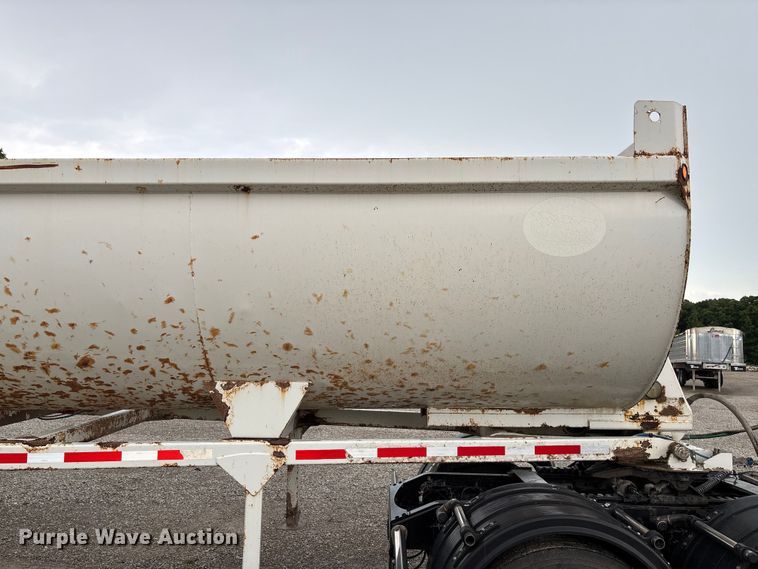 image for item FC1642 2010 Construction Trailer Specialist HRD-32 end dump trailer