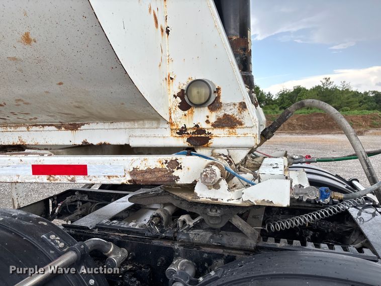 image for item FC1642 2010 Construction Trailer Specialist HRD-32 end dump trailer