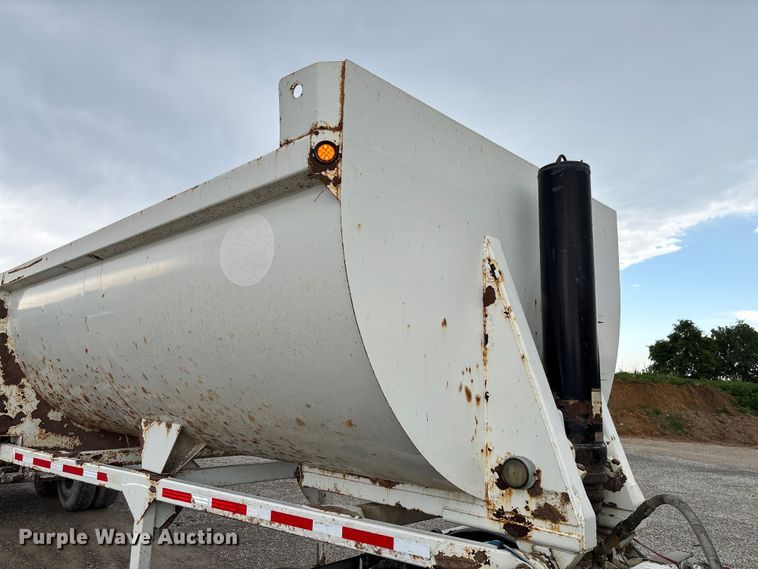 image for item FC1642 2010 Construction Trailer Specialist HRD-32 end dump trailer