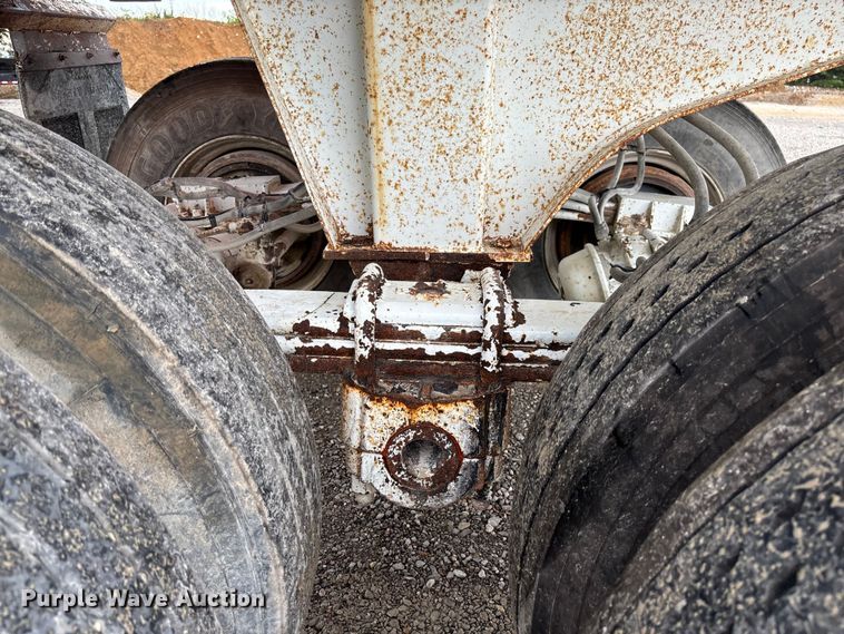 image for item FC1642 2010 Construction Trailer Specialist HRD-32 end dump trailer