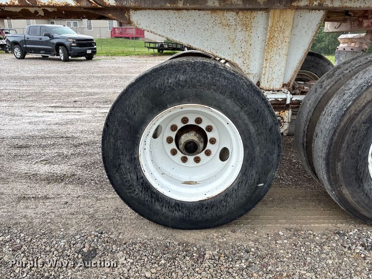 image for item FC1642 2010 Construction Trailer Specialist HRD-32 end dump trailer