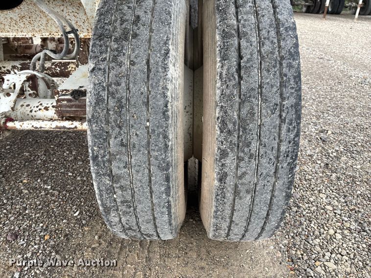 image for item FC1642 2010 Construction Trailer Specialist HRD-32 end dump trailer