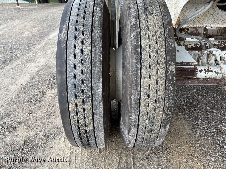 image for item FC1642 2010 Construction Trailer Specialist HRD-32 end dump trailer