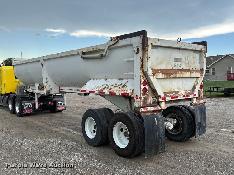 image for item FC1643 2010 Construction Trailer Specialist HRD-32 end dump trailer