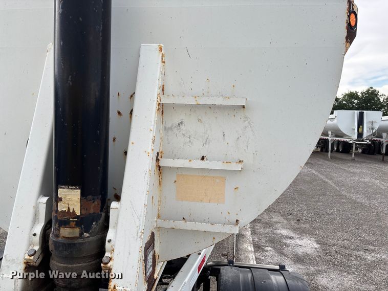 image for item FC1643 2010 Construction Trailer Specialist HRD-32 end dump trailer