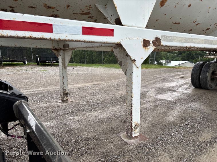 image for item FC1643 2010 Construction Trailer Specialist HRD-32 end dump trailer