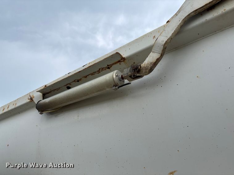 image for item FC1643 2010 Construction Trailer Specialist HRD-32 end dump trailer