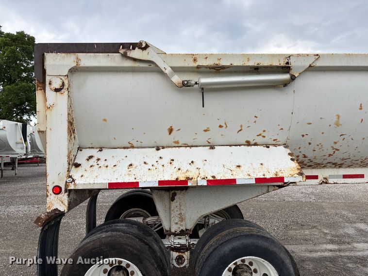 image for item FC1643 2010 Construction Trailer Specialist HRD-32 end dump trailer