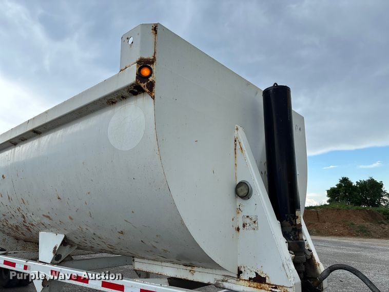 image for item FC1643 2010 Construction Trailer Specialist HRD-32 end dump trailer