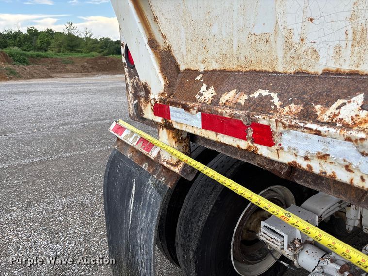 image for item FC1643 2010 Construction Trailer Specialist HRD-32 end dump trailer