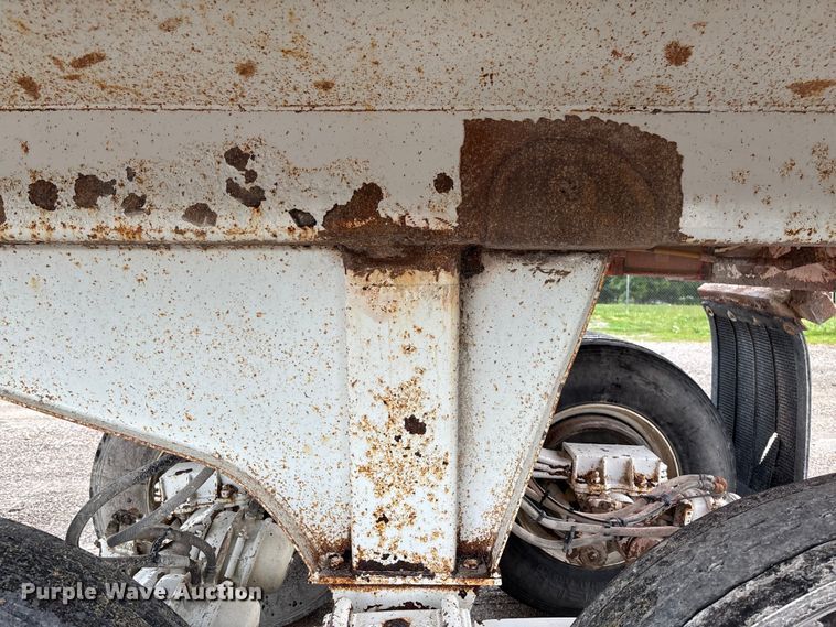 image for item FC1643 2010 Construction Trailer Specialist HRD-32 end dump trailer