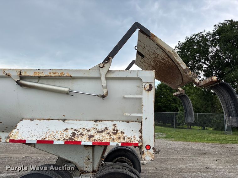 image for item FC1643 2010 Construction Trailer Specialist HRD-32 end dump trailer