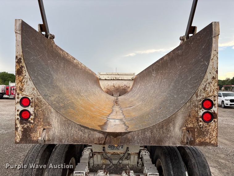 image for item FC1643 2010 Construction Trailer Specialist HRD-32 end dump trailer