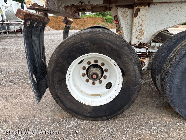 image for item FC1643 2010 Construction Trailer Specialist HRD-32 end dump trailer