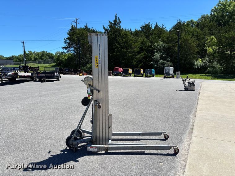 image for item FC1654 Genie SLC-24 contractor lift