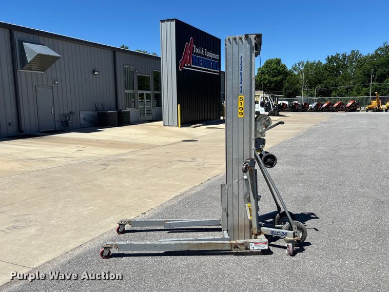 image for item FC1654 Genie SLC-24 contractor lift