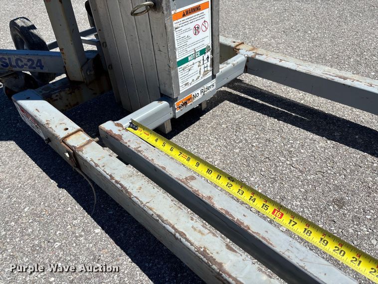 image for item FC1654 Genie SLC-24 contractor lift