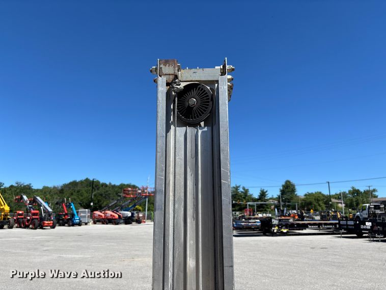 image for item FC1654 Genie SLC-24 contractor lift