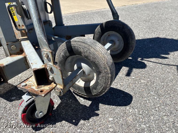 image for item FC1654 Genie SLC-24 contractor lift