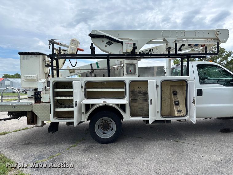 image for item FC1660 2016 Ford F550 Super Duty XL bucket truck