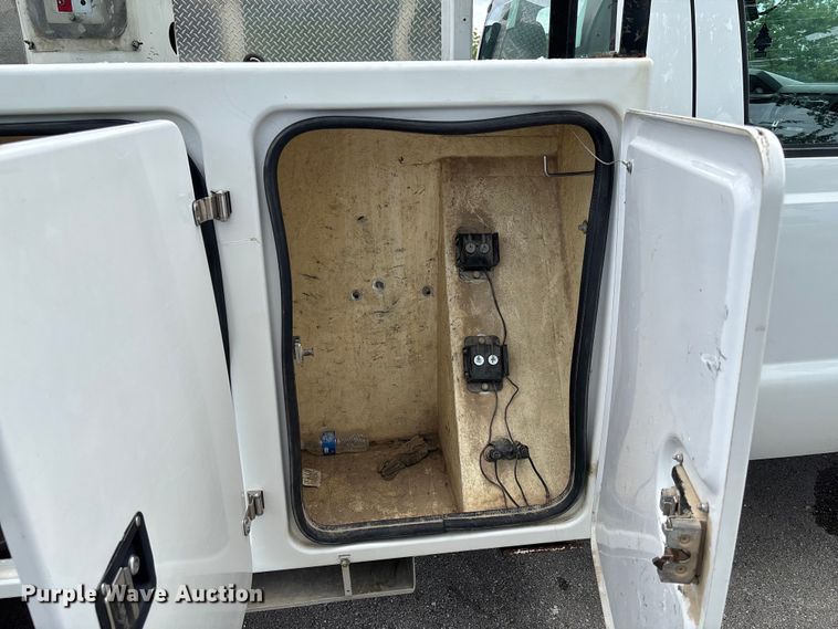 image for item FC1660 2016 Ford F550 Super Duty XL bucket truck