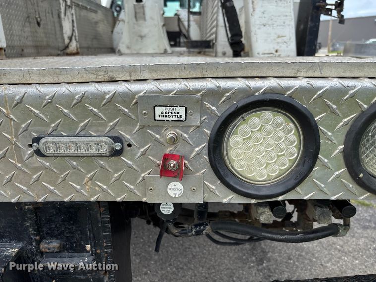 image for item FC1660 2016 Ford F550 Super Duty XL bucket truck
