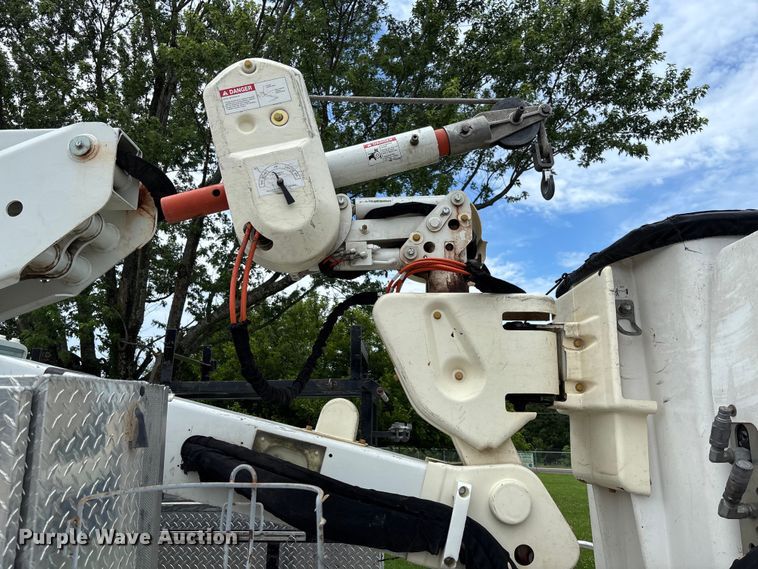 image for item FC1660 2016 Ford F550 Super Duty XL bucket truck