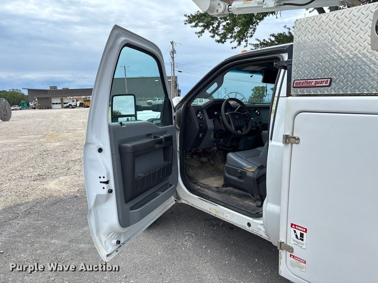 image for item FC1660 2016 Ford F550 Super Duty XL bucket truck