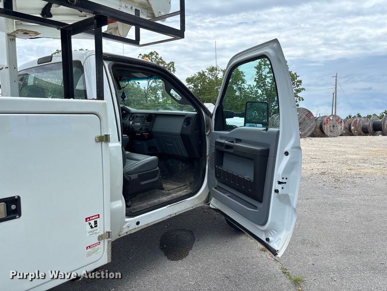 image for item FC1660 2016 Ford F550 Super Duty XL bucket truck