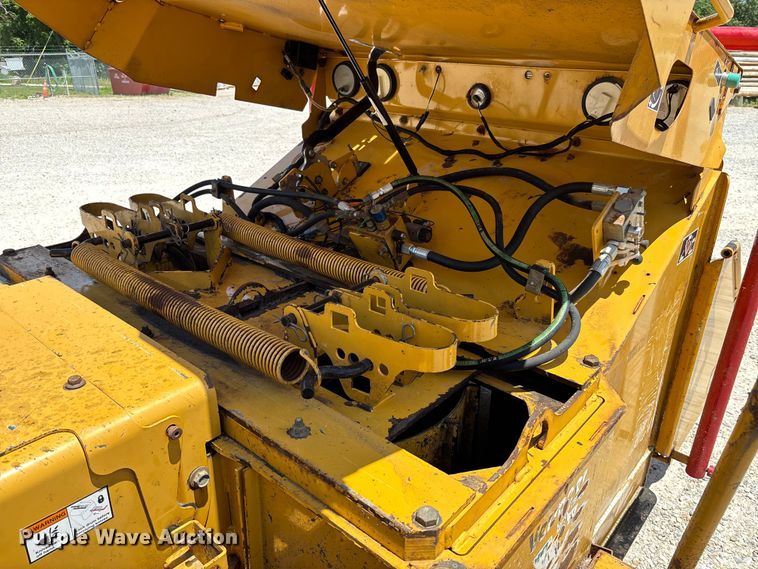 image for item FC1662 Vermeer BC1400 XL wood chipper