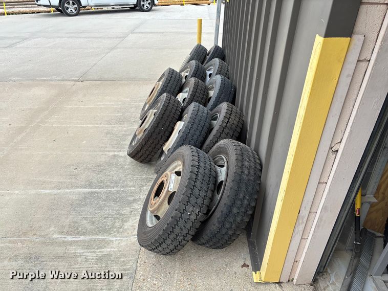 image for item FC1664 (12) Michelin XDS2 225/70R19.5 tires and wheels