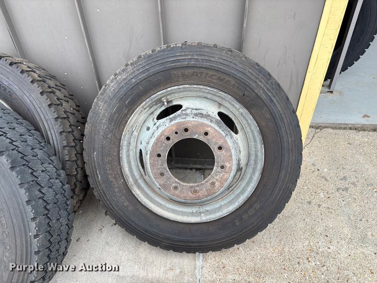 image for item FC1664 (12) Michelin XDS2 225/70R19.5 tires and wheels
