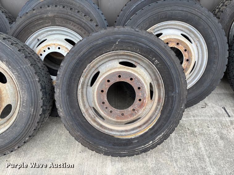 image for item FC1664 (12) Michelin XDS2 225/70R19.5 tires and wheels