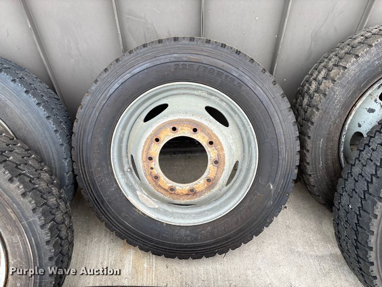 image for item FC1664 (12) Michelin XDS2 225/70R19.5 tires and wheels