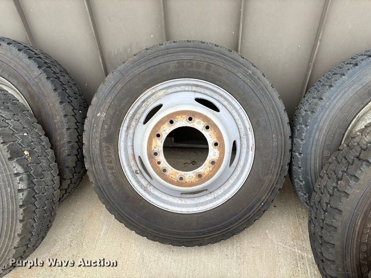 image for item FC1664 (12) Michelin XDS2 225/70R19.5 tires and wheels