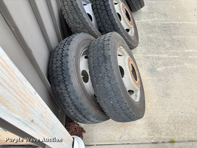 image for item FC1664 (12) Michelin XDS2 225/70R19.5 tires and wheels